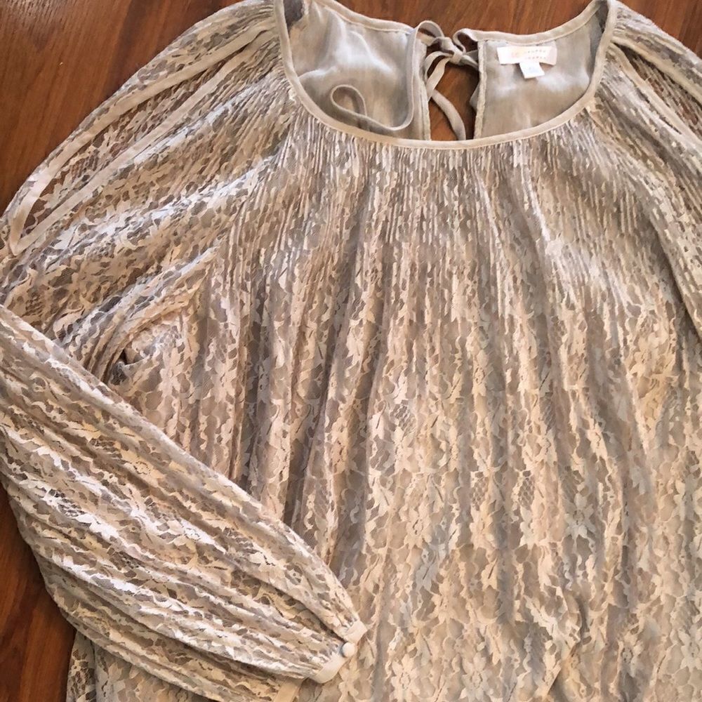 Lauren Conrad crème tan lace cold shoulder top blouse size XL